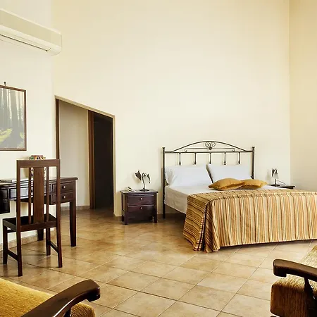 Hotel Terra Degli Elimi 3*