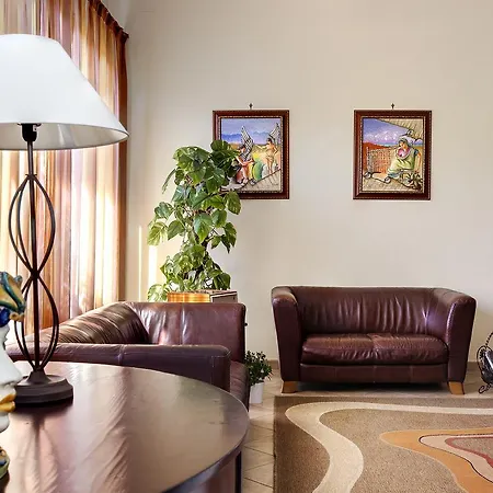 Hotel Terra Degli Elimi 3*