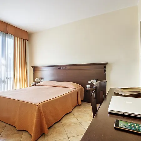 Hotel Terra Degli Elimi 3*
